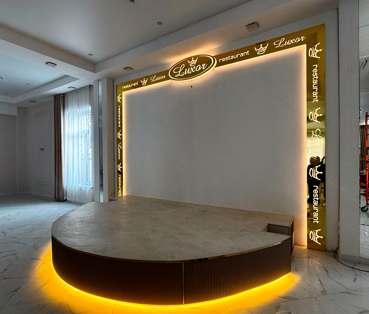 Рекламное агентство RED. Ультраяркие вывески из жидкого акрила в Кузнецке