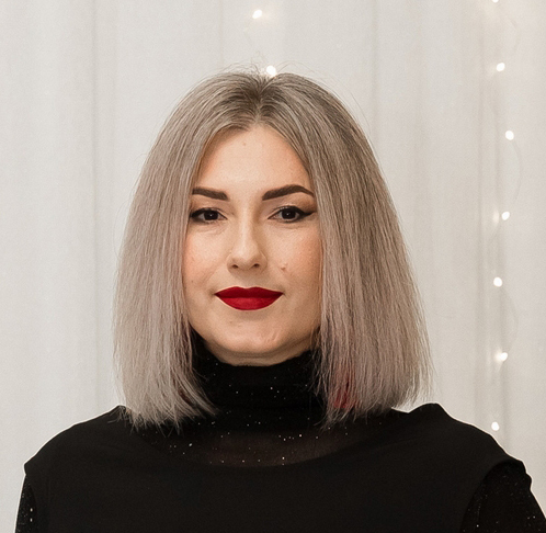 <strong>Юлия Смолкова, менеджер</strong>